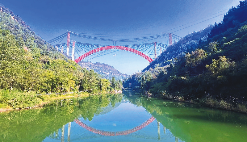 武两高速凤来大溪河特大桥主拱合龙